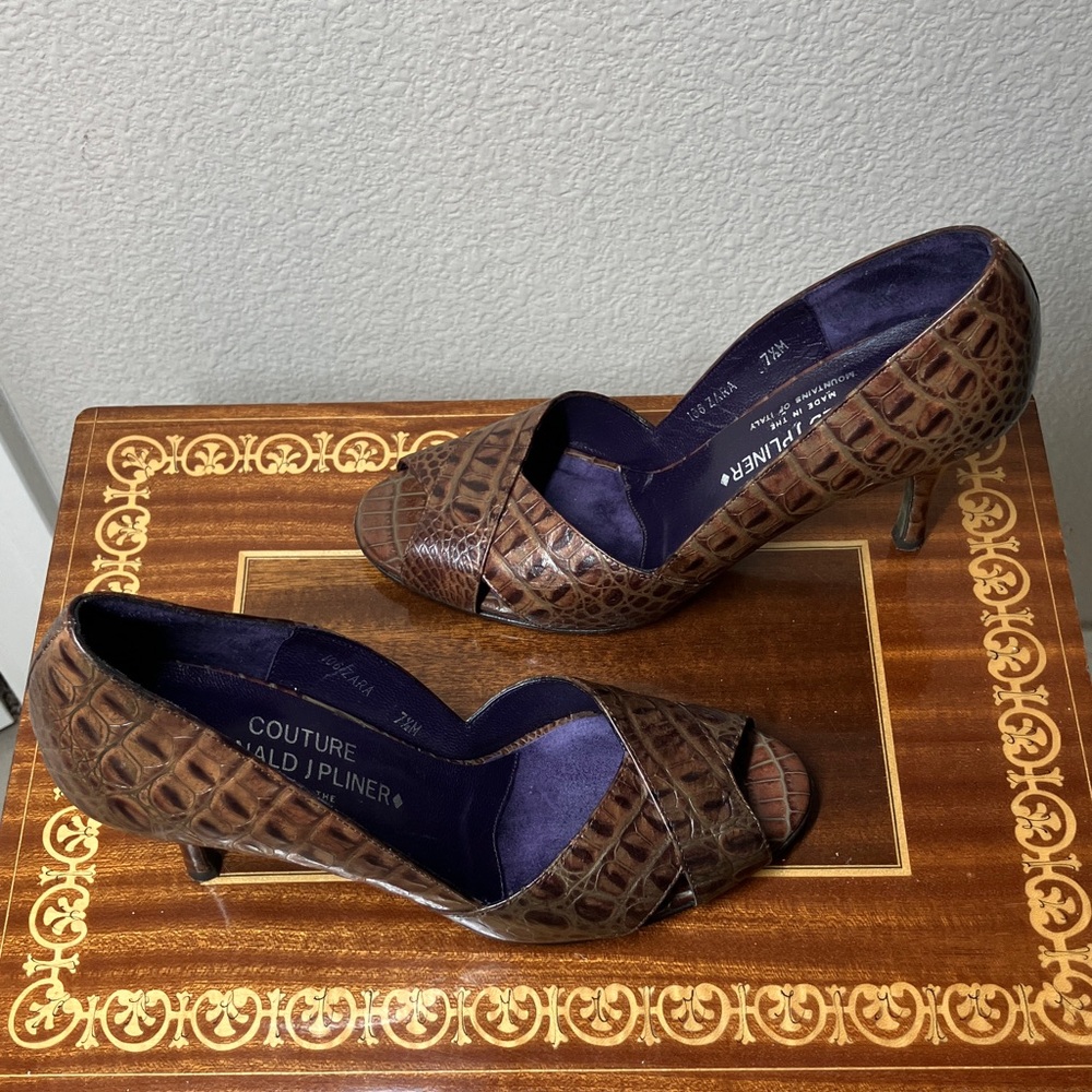 Donald Pliner  7.5 Leather Animal Print Heels Brown